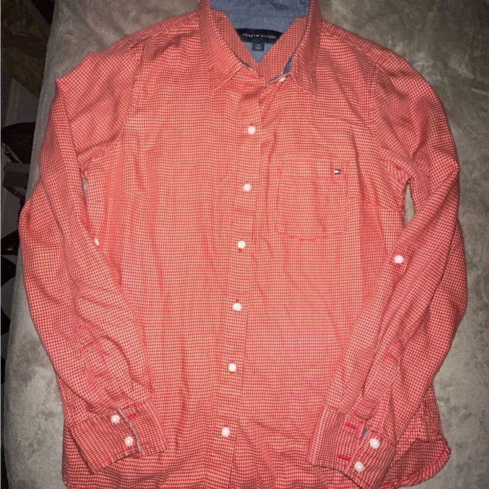 NEW Tommy Hilfiger Button Up Shirt w/ 3/4 Sleeve Button Size Small